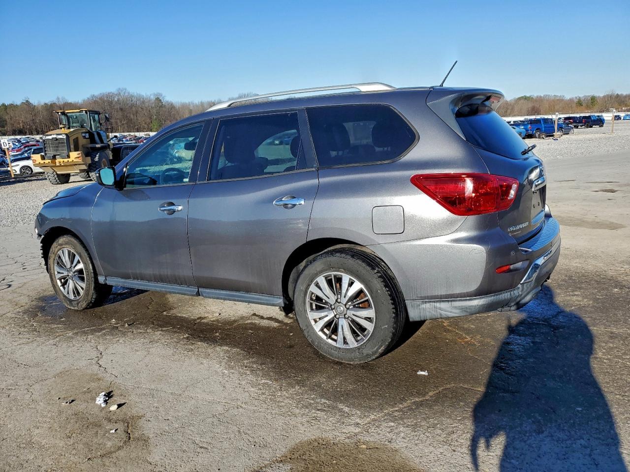 2017 Nissan Pathfinder S - Image 2