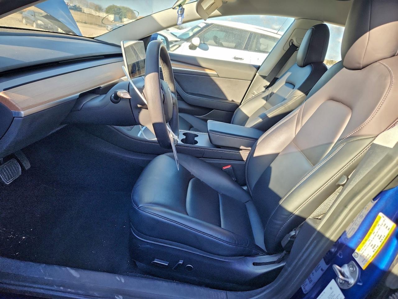 2022 Tesla Model 3 - Фото 7