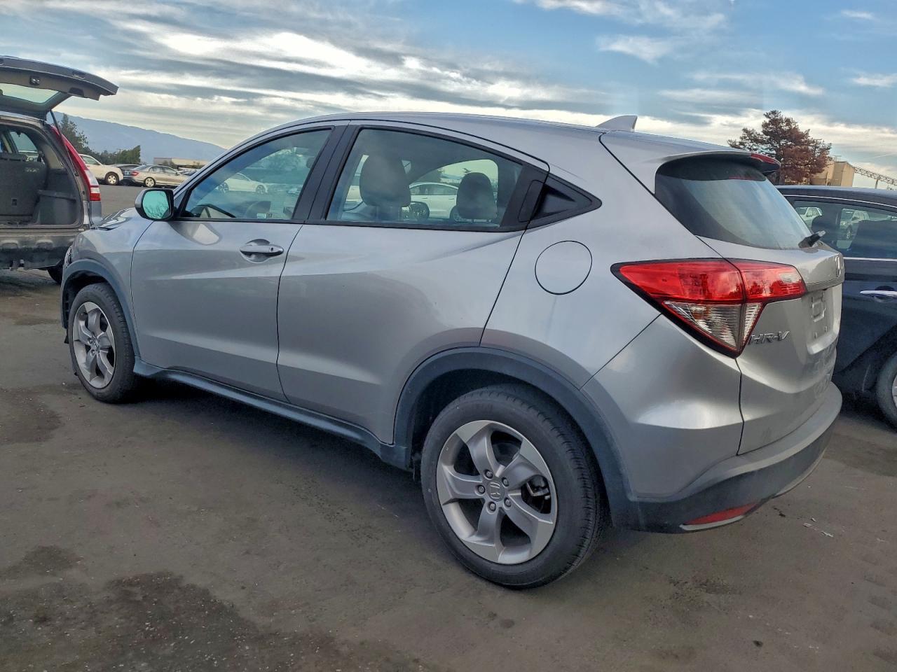 2022 Honda Hr-V Lx - Фото 2
