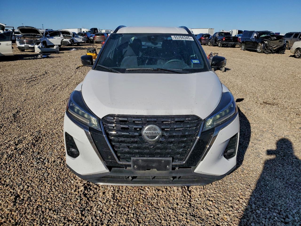 2021 Nissan Kicks Sr - Image 5