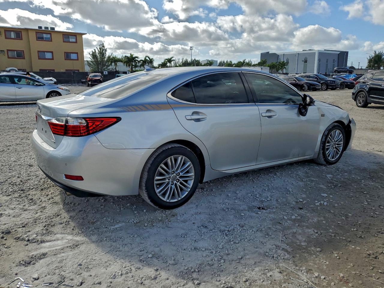 2014 Lexus Es 350 - Image 3