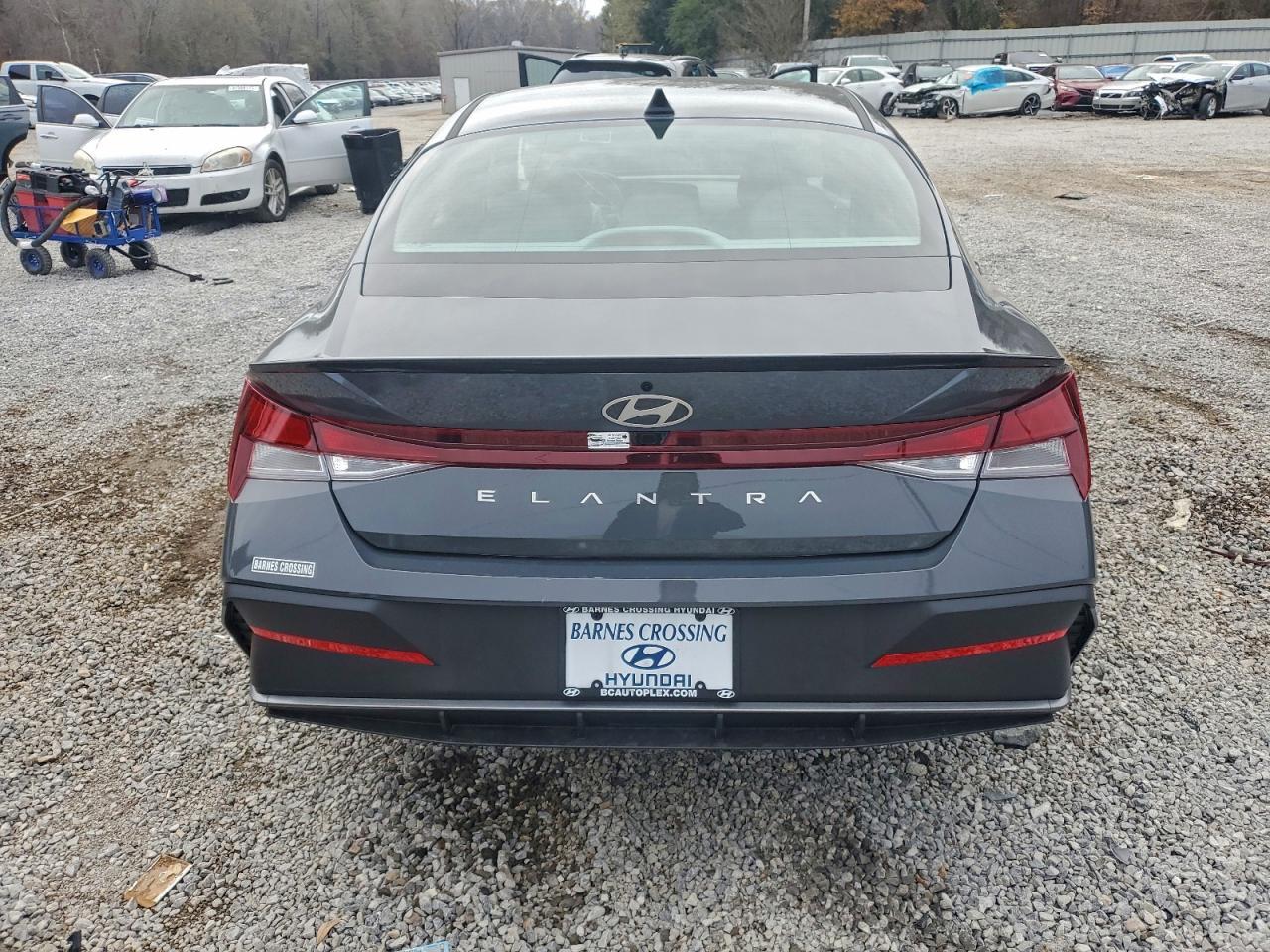 2026 Hyundai Elantra Sel Sport - Image 6