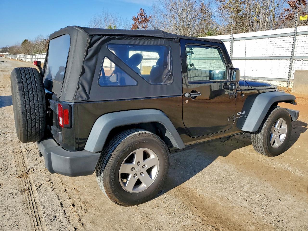 2015 Jeep Wrangler Sport - Фото 3