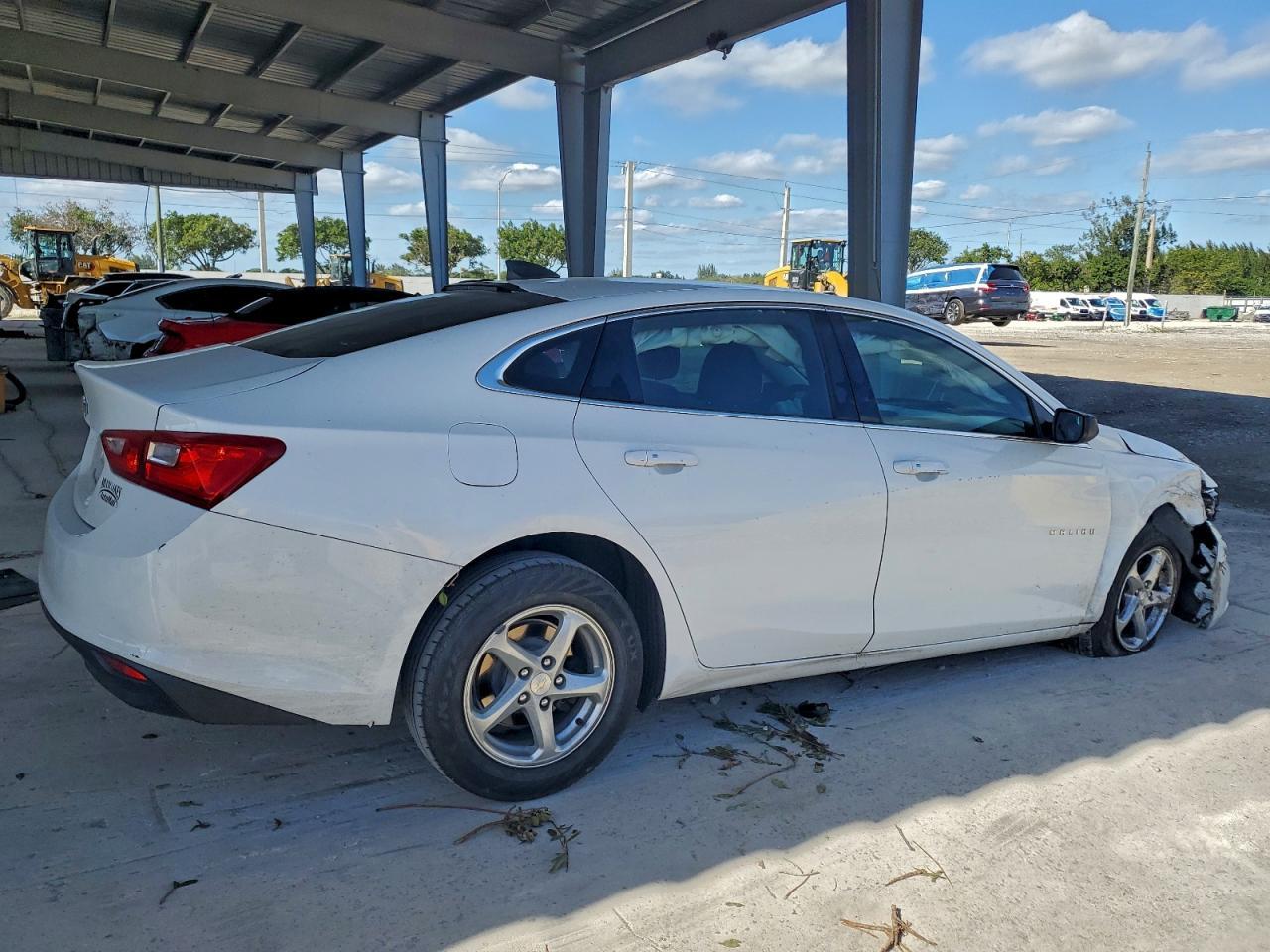 2018 Chevrolet Malibu Ls - Фото 3