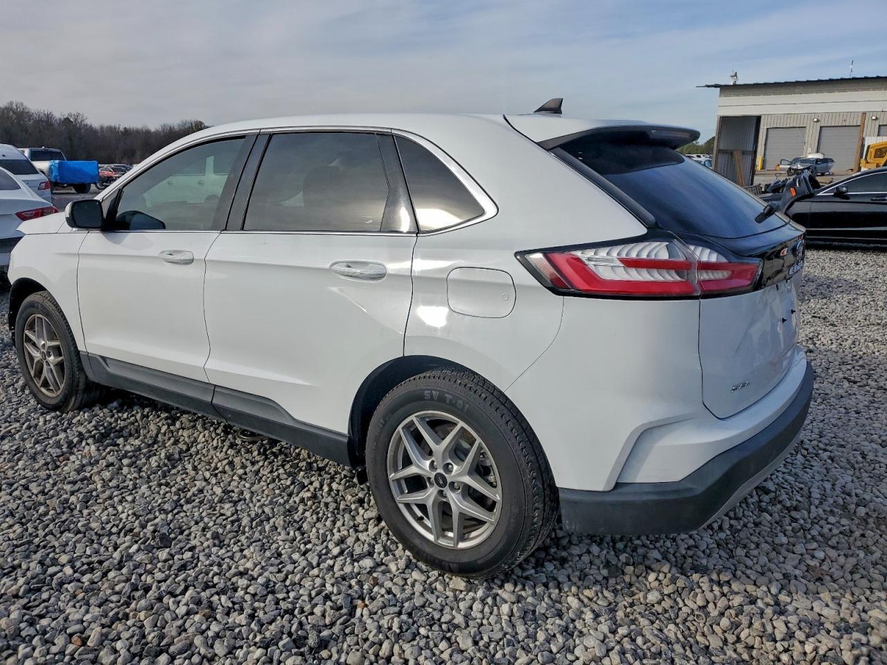 2023 Ford Edge Sel - Image 2