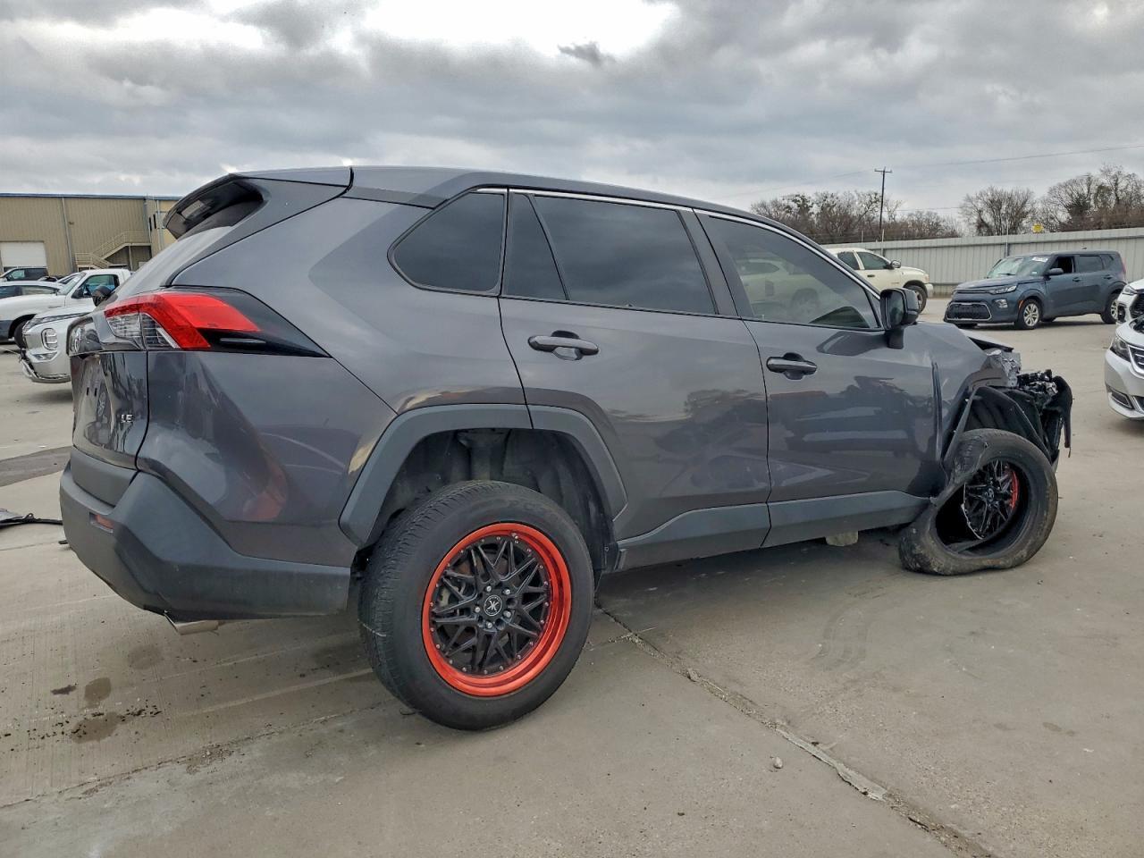 2023 Toyota Rav4 Le - Image 3