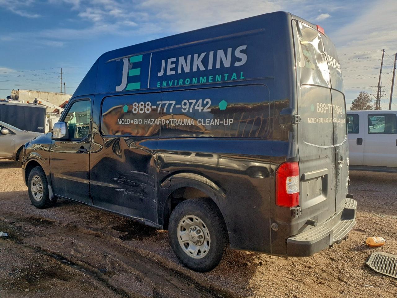 2016 Nissan Nv 2500 Utility / Service Van - Image 2