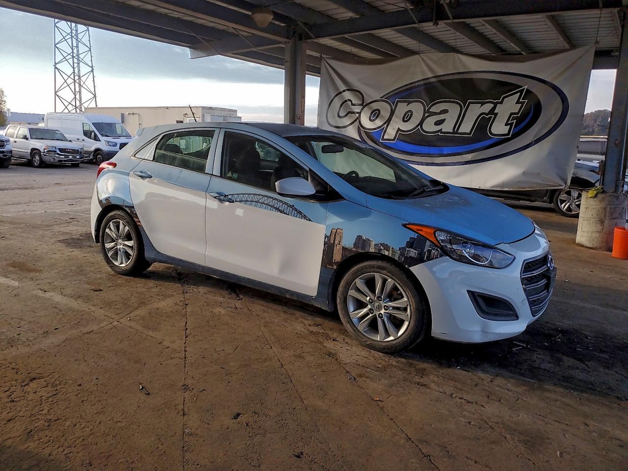 2017 Hyundai Elantra Gt - Image 4