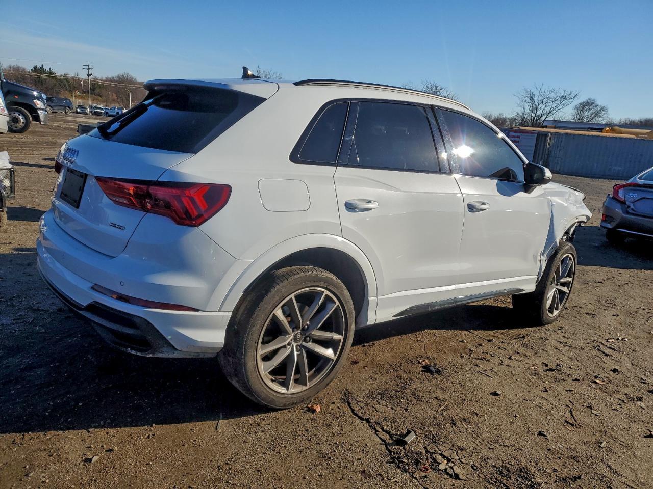 2022 Audi Q3 Premium S Line 45 - Фото 3