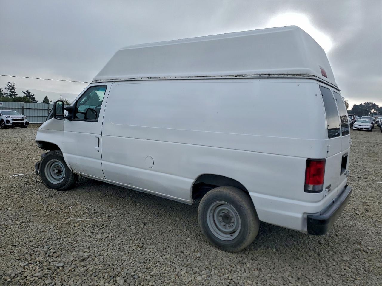 2013 Ford Econoline E150 Van - Фото 2
