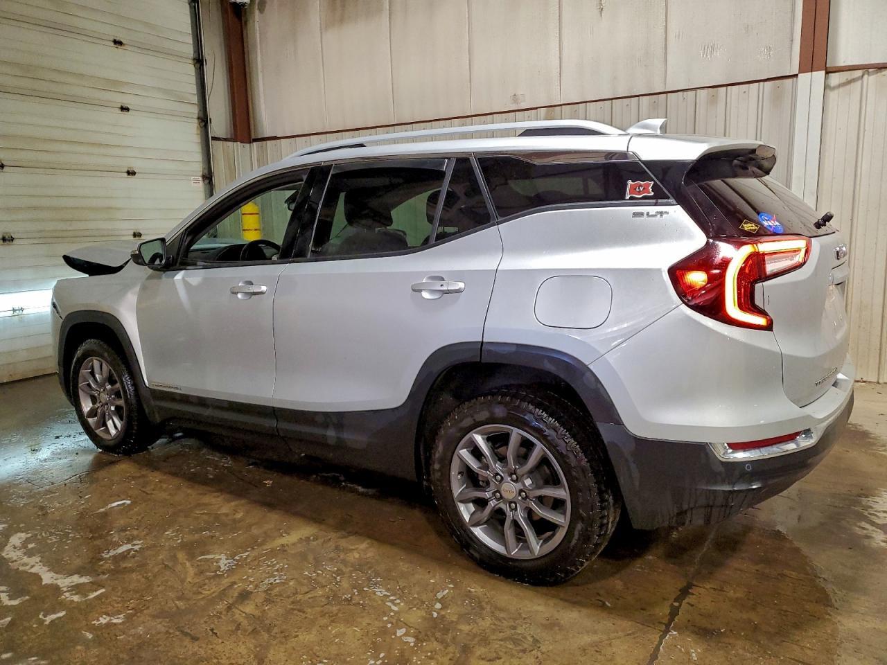 2022 GMC Terrain Slt - Фото 2