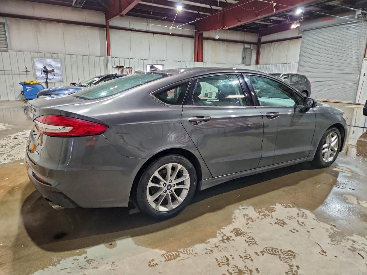 2019 Ford Fusion Se - Image 3