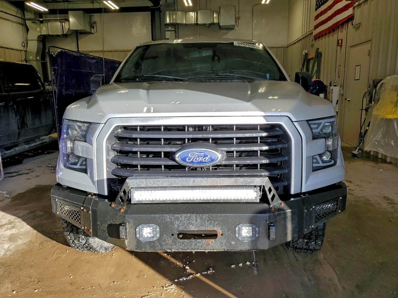 2015 Ford F150 Supercrew - Фото 5