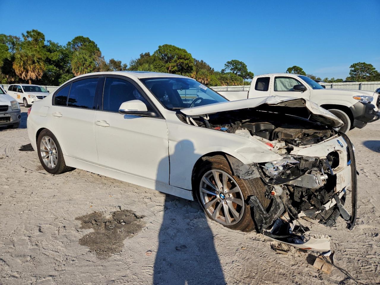 2017 BMW 320 I - Image 4