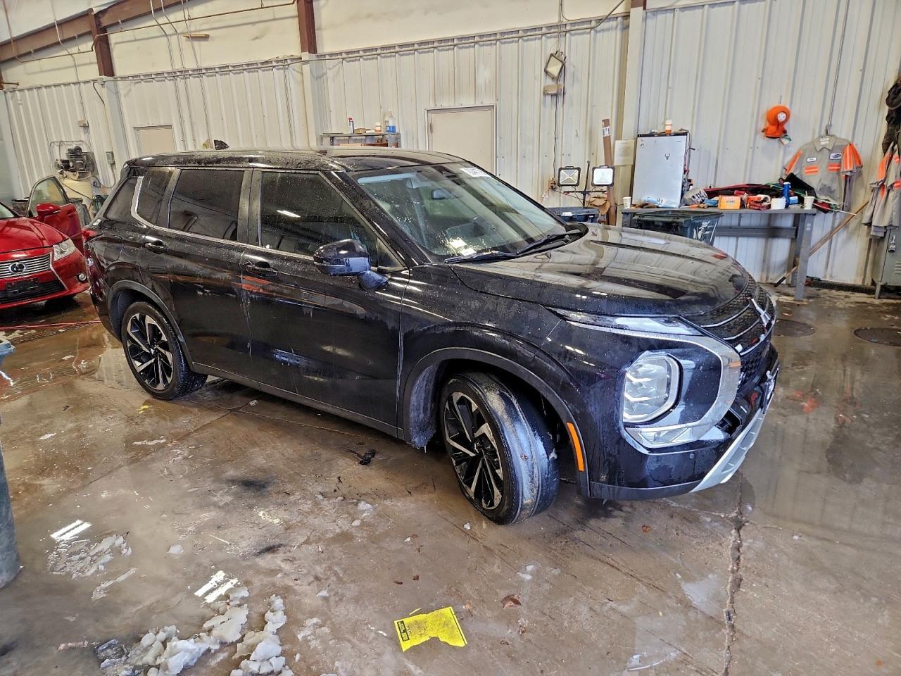 2023 Mitsubishi Outlander Se - Фото 4