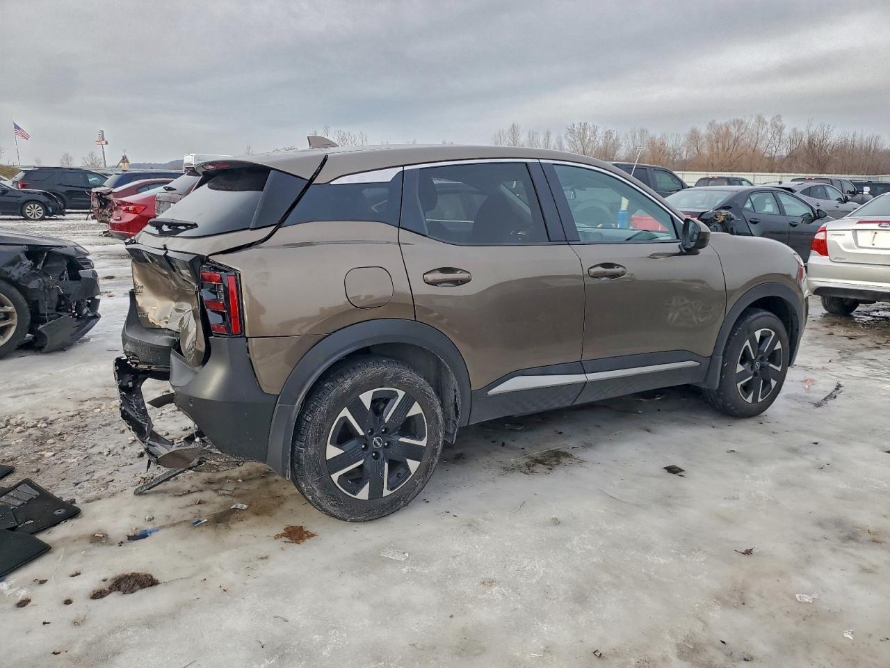 2025 Nissan Kicks Sv - Image 3