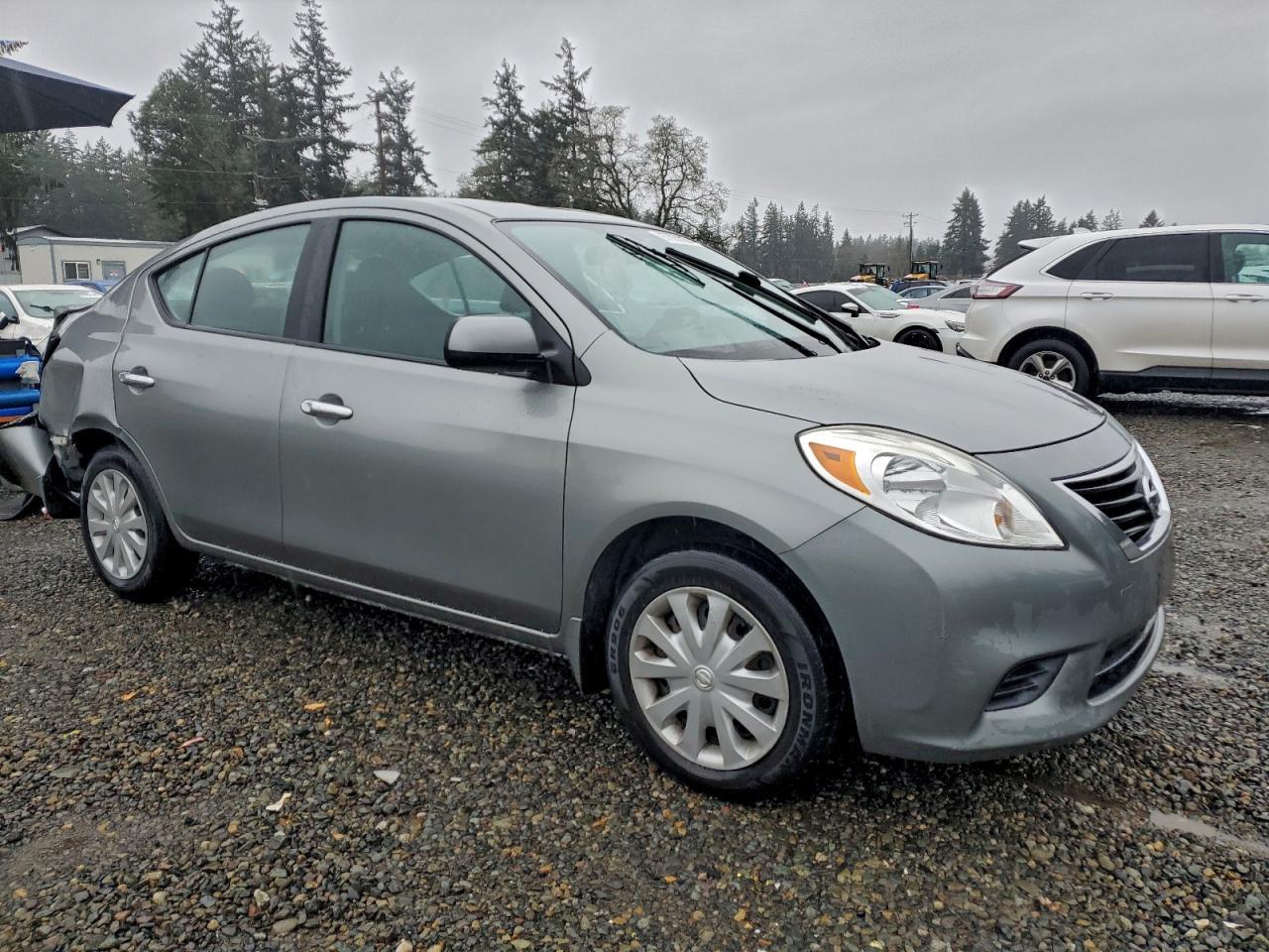 2013 Nissan Versa 1.6 S - Фото 4