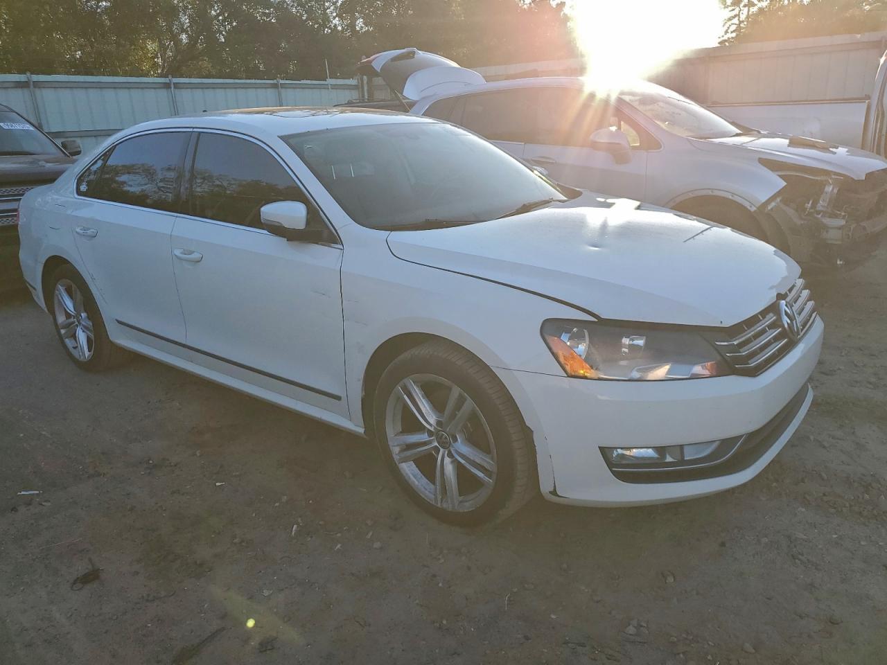 2015 Volkswagen Passat Sel - Фото 4