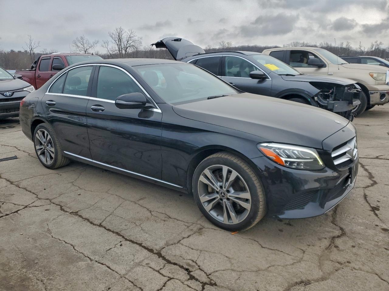 2019 Mercedes-Benz C 300 4Matic - Фото 4