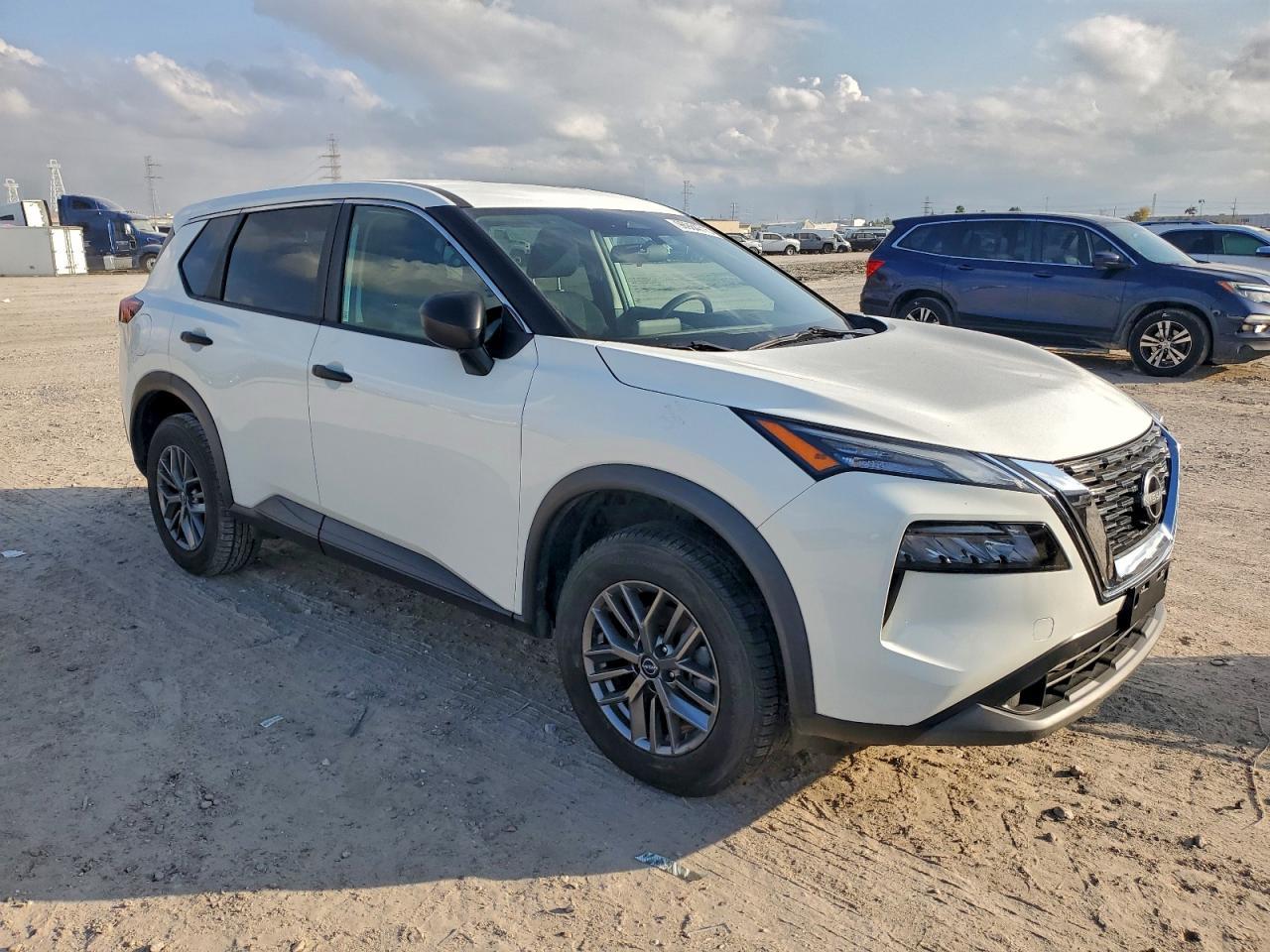 2023 Nissan Rogue S - Фото 4