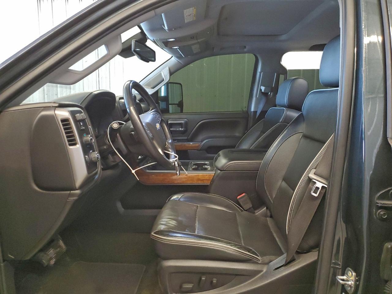2017 Chev Silverado K2500 High Country - Image 7