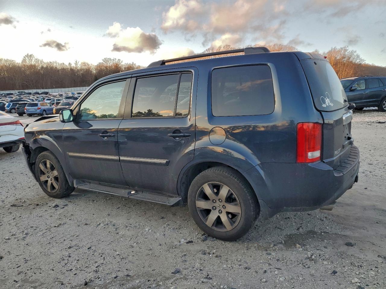 2012 Honda Pilot Touring - Image 2