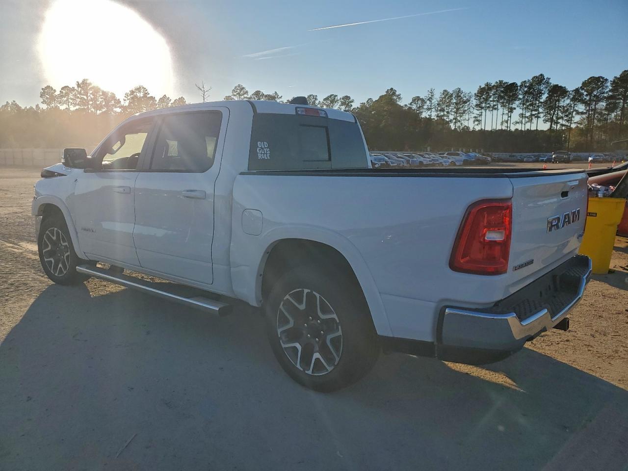 2025 Ram 1500 Laramie - Фото 2