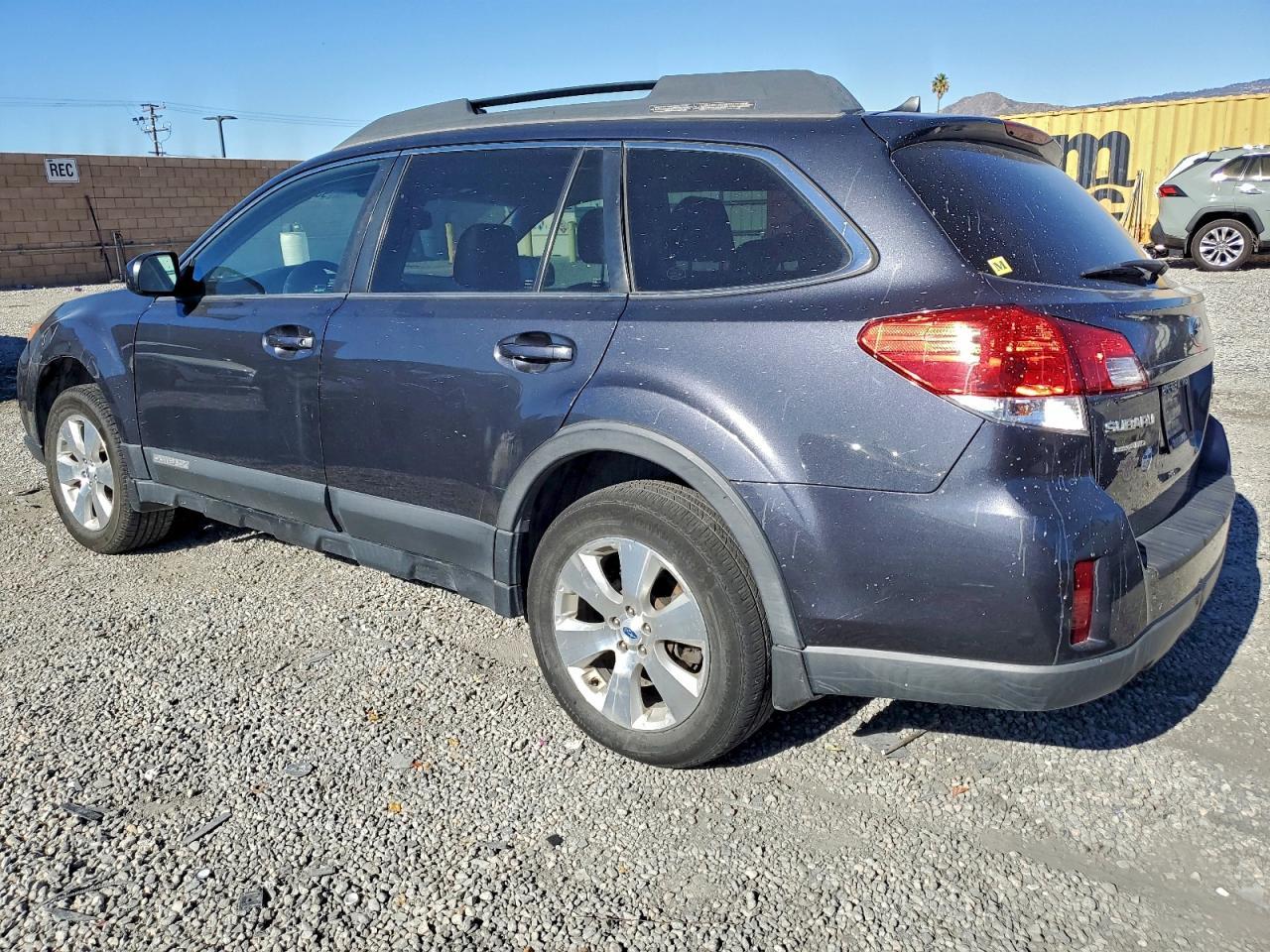 2012 Subaru Outback 3.6R Limited - Фото 2
