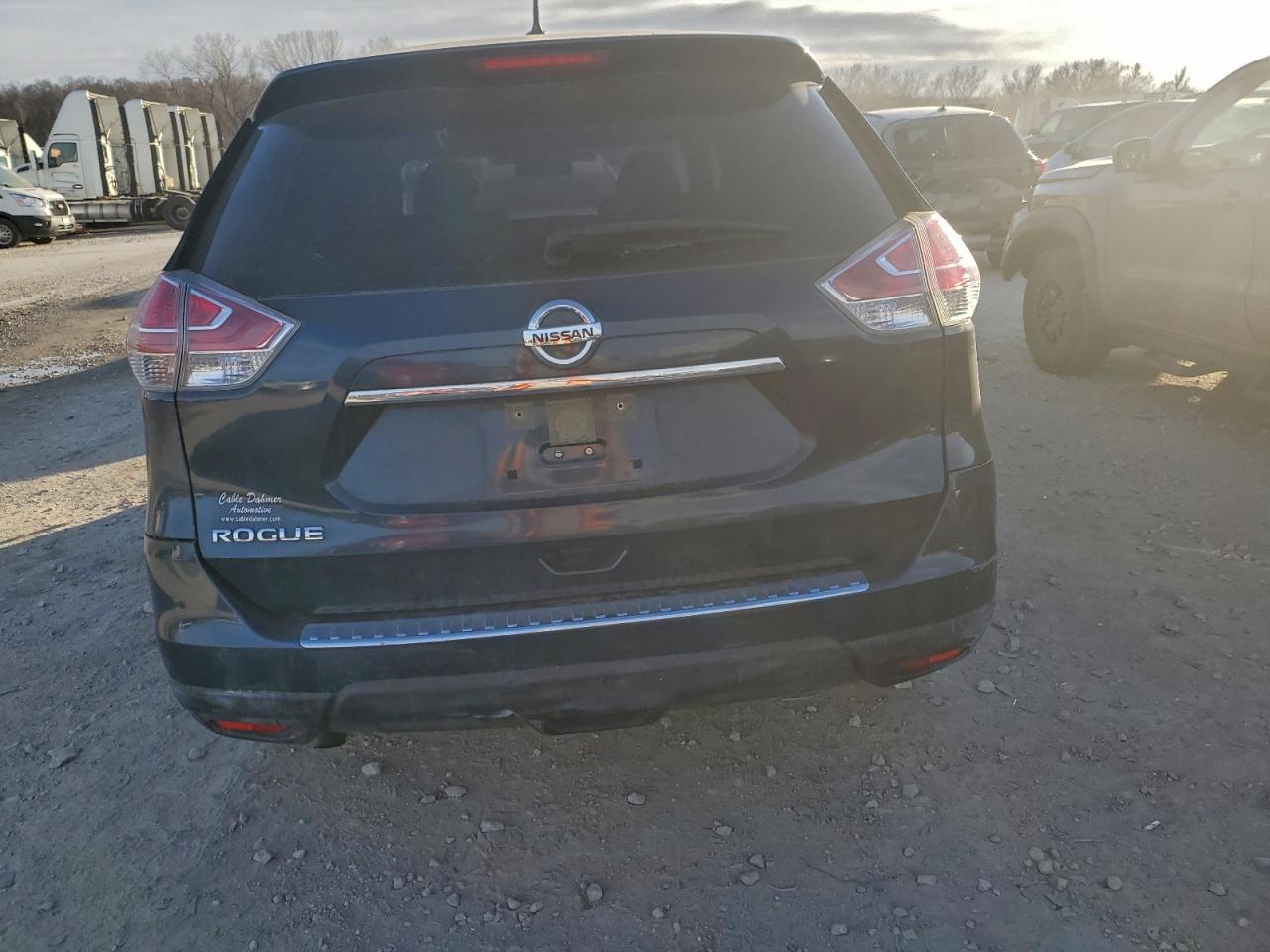 2016 Nissan Rogue S - Image 6