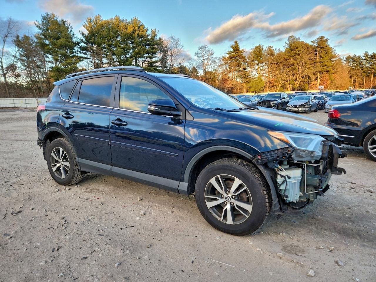 2018 Toyota Rav4 Base - Image 4