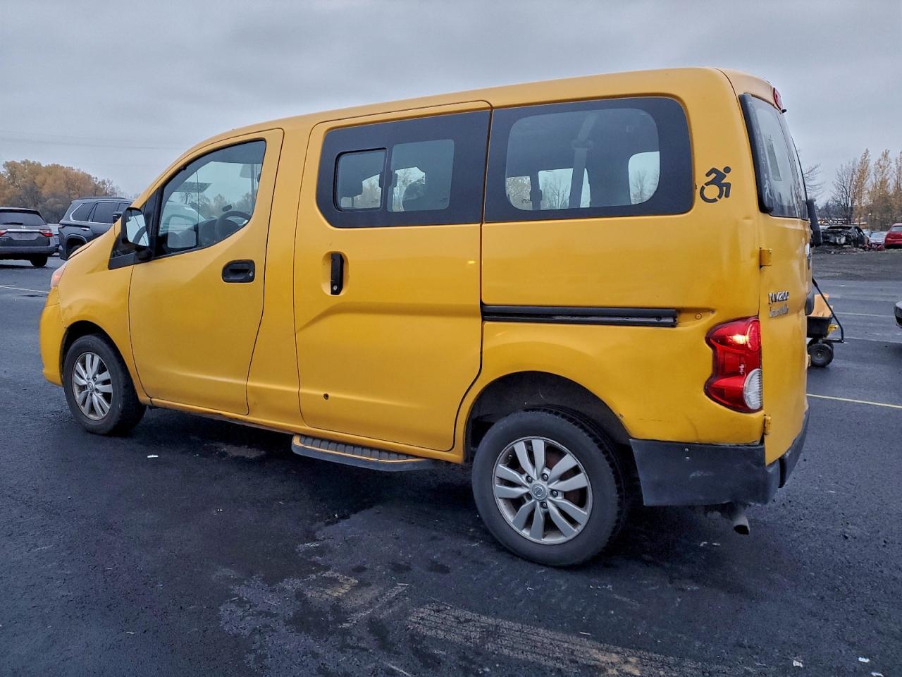2014 Nissan Nv200 Taxi - Image 2