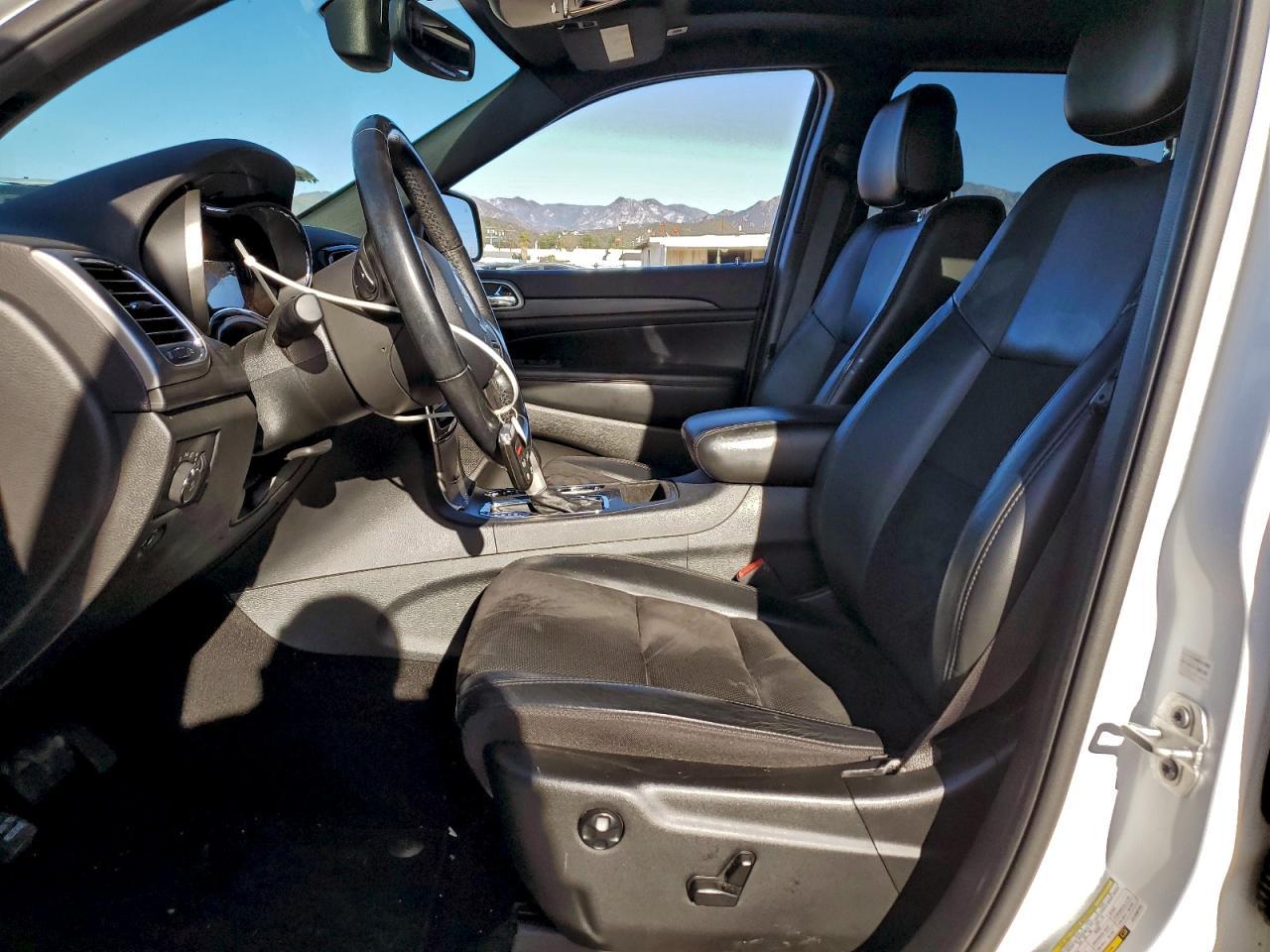 2020 Jeep Grand Cherokee Laredo - Фото 7