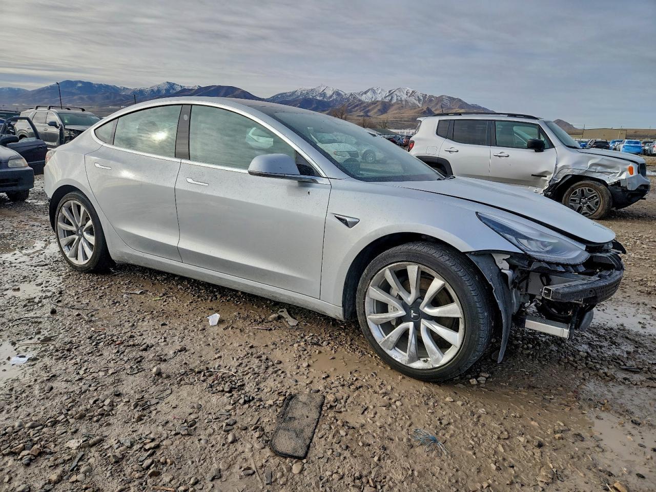 2018 Tesla Model 3 - Фото 4