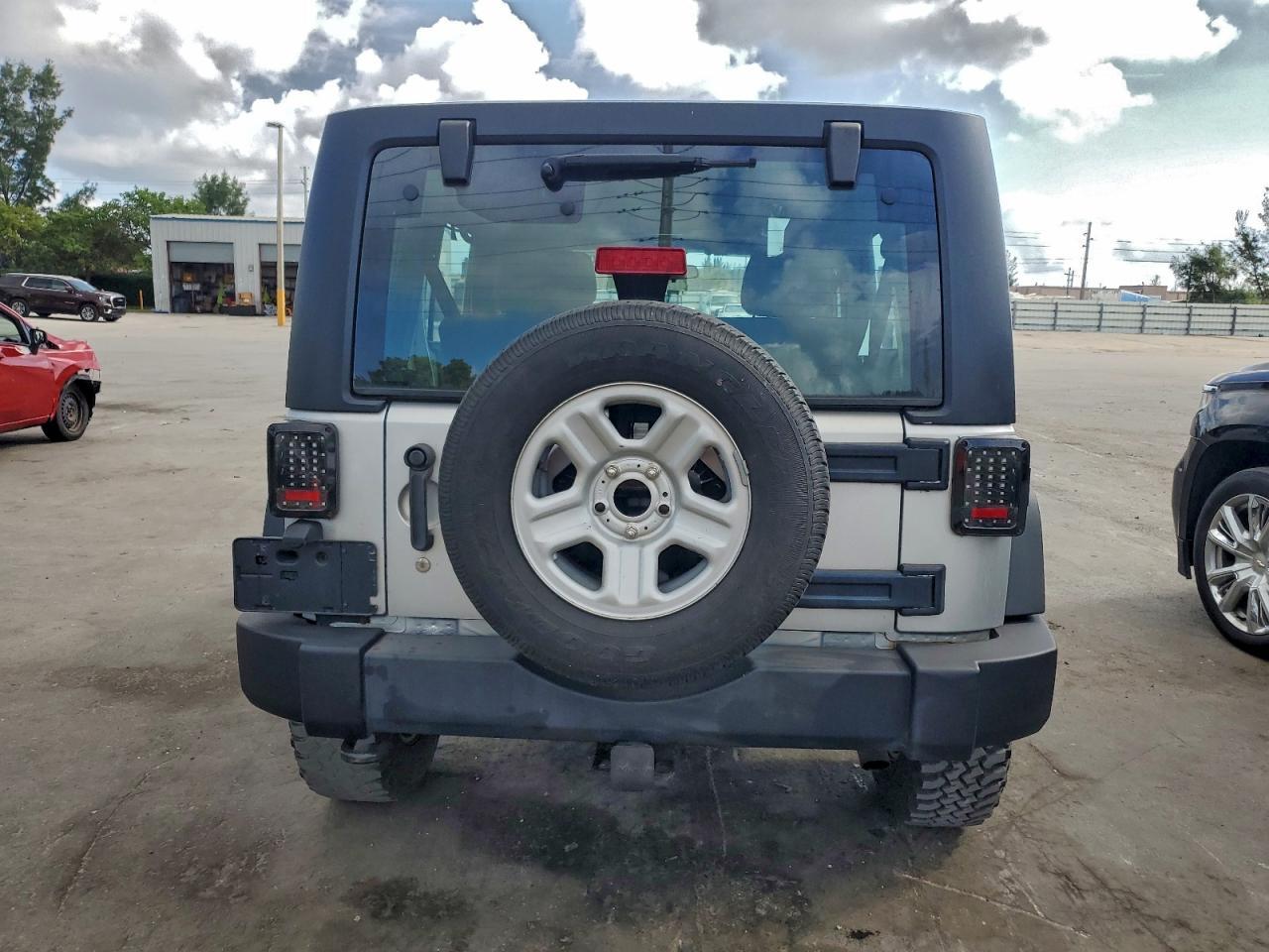 2012 Jeep Wrangler Unlimited Sport - Image 6