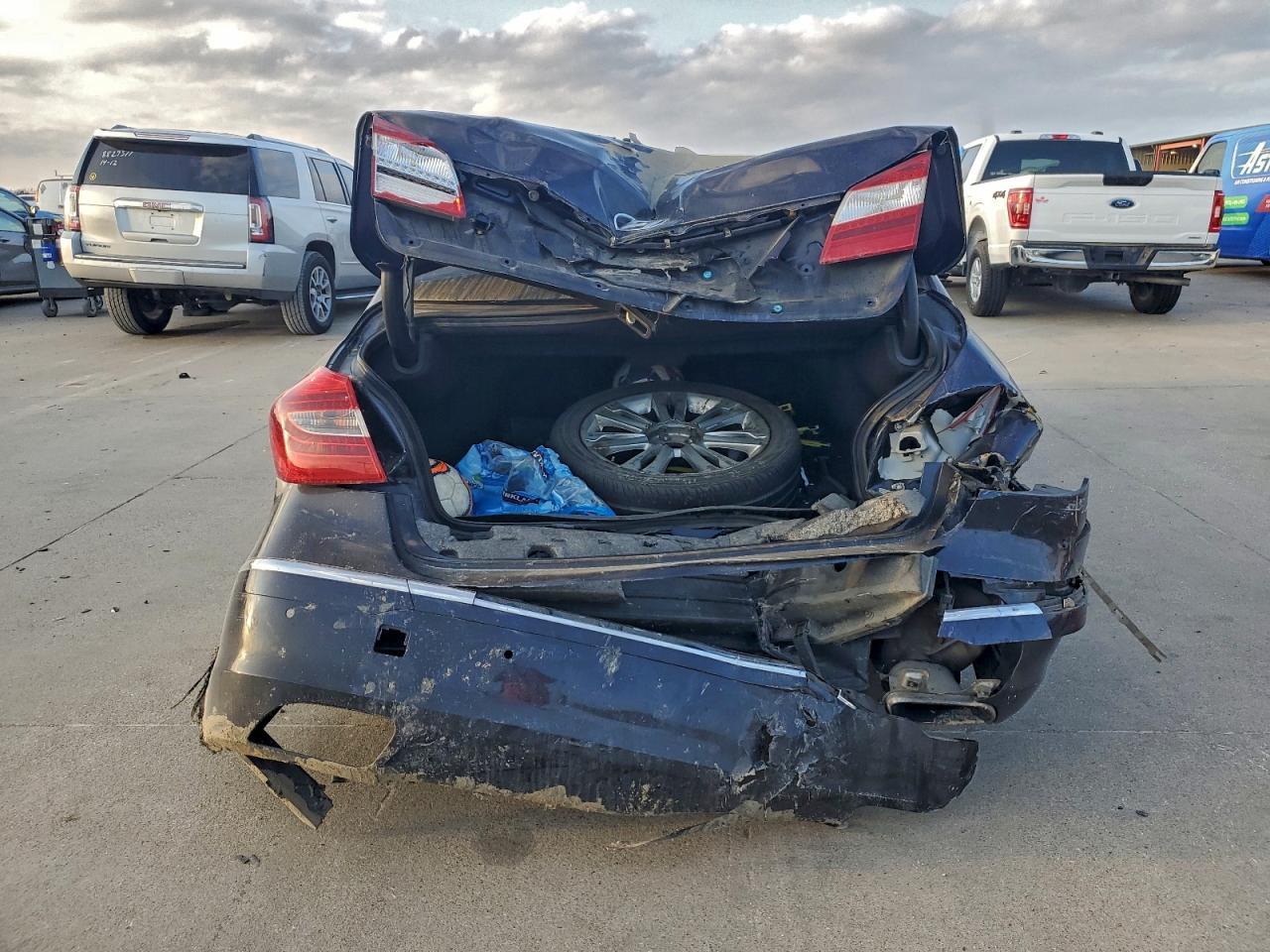 2012 Hyundai Genesis 3.8L - Фото 6