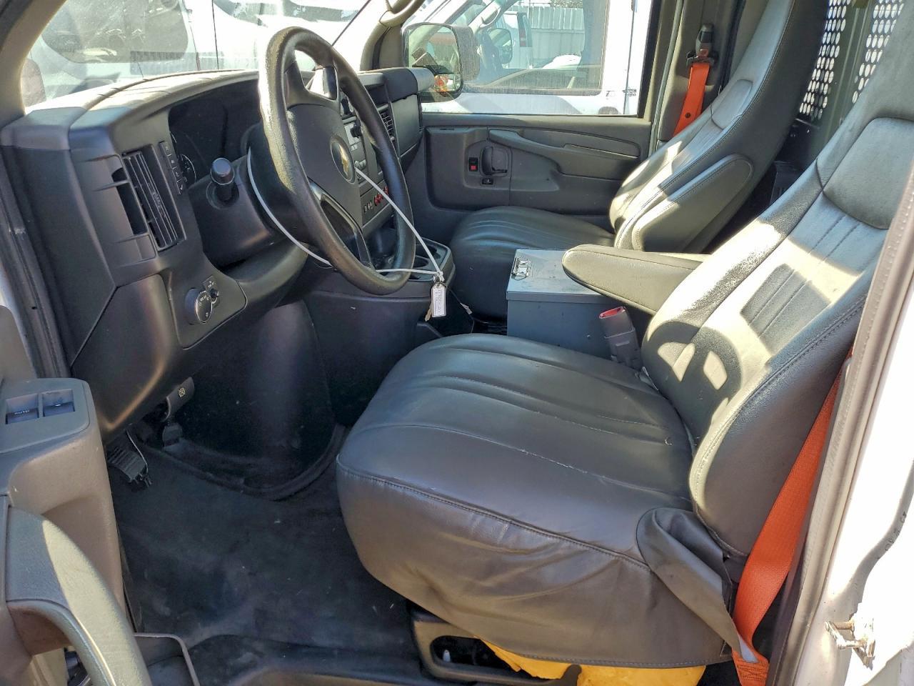 2014 Chevrolet Express G2500 Cargo Van - Pri Fleet - Image 7