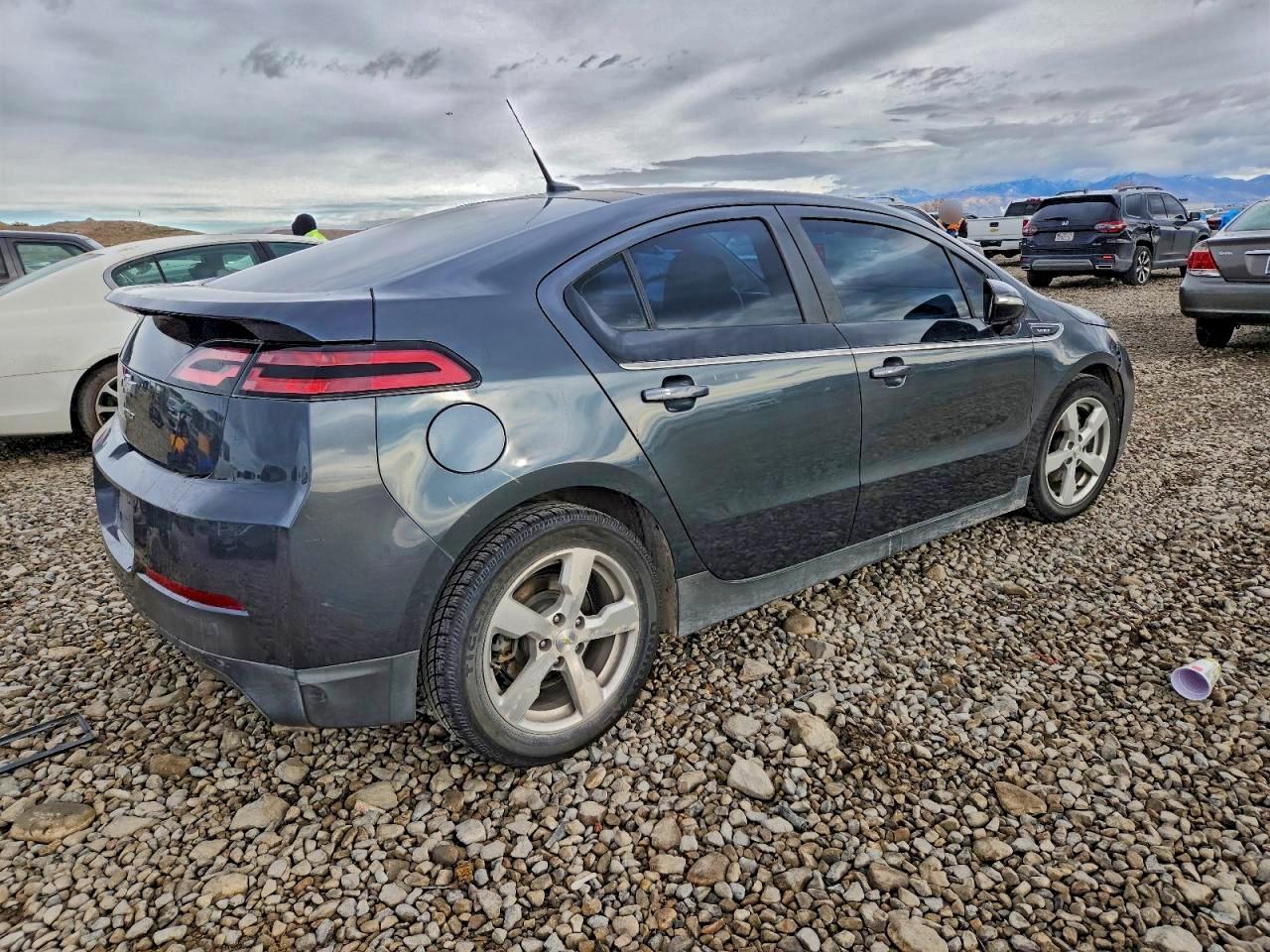 2013 Chevrolet Volt - Image 3