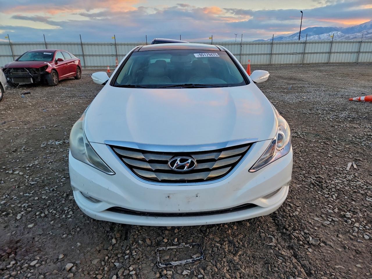 2013 Hyundai Sonata - Image 5