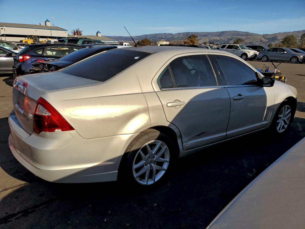 2010 Ford Fusion - Фото 3