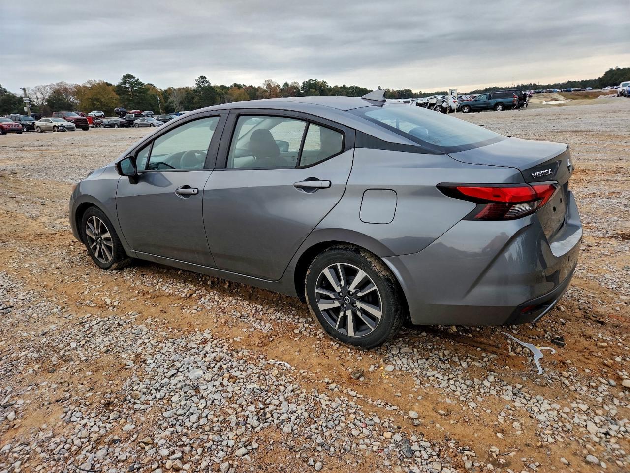 2020 Nissan Versa Sv - Фото 2