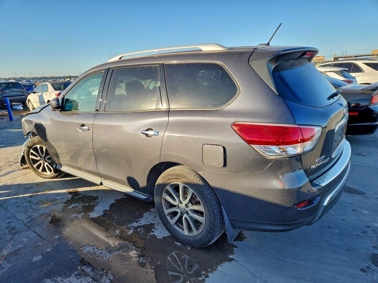 2014 Nissan Pathfinder S - Фото 2