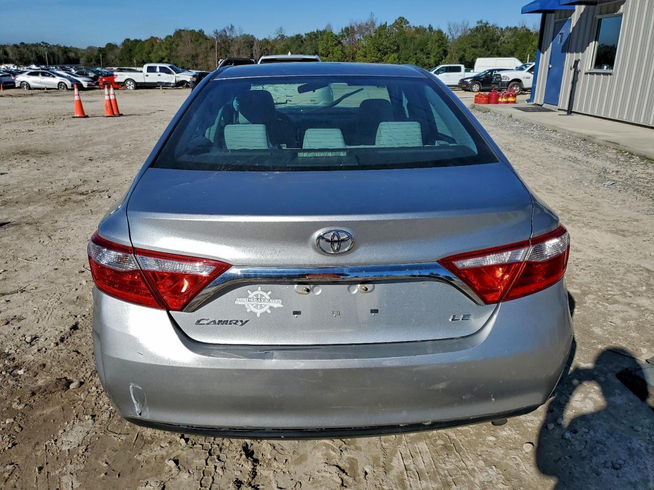 2015 Toyota Camry Le - Image 6