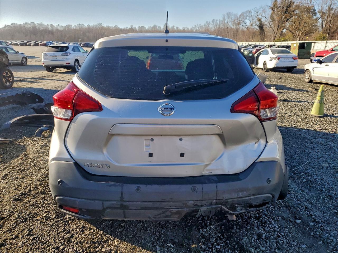 2020 Nissan Kicks S - Фото 6