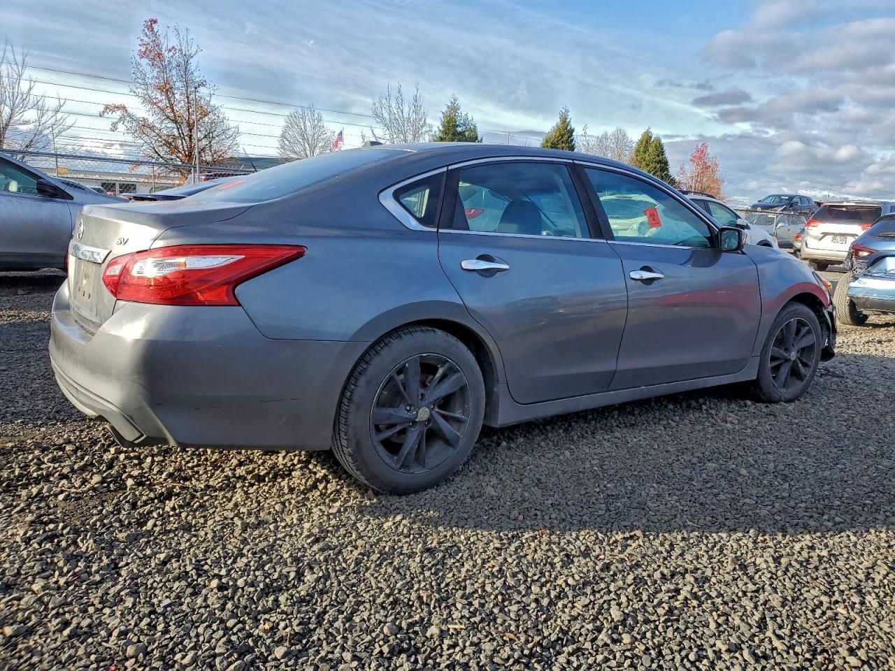 2017 Nissan Altima 2.5 - Image 3