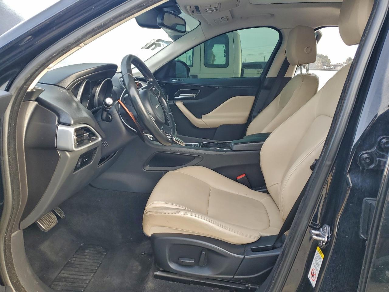 2017 Jaguar F-Pace - Image 7