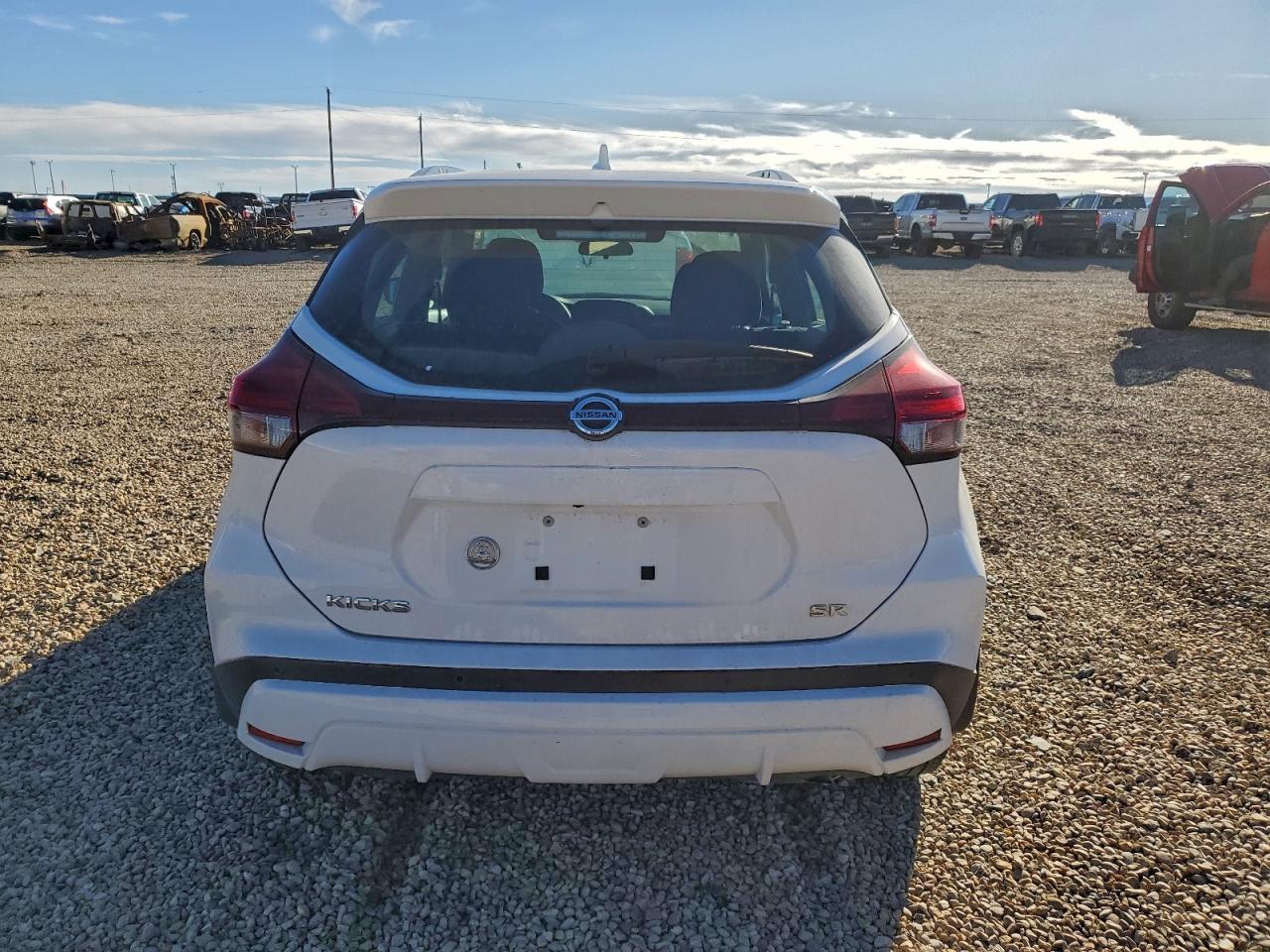 2021 Nissan Kicks Sr - Image 6