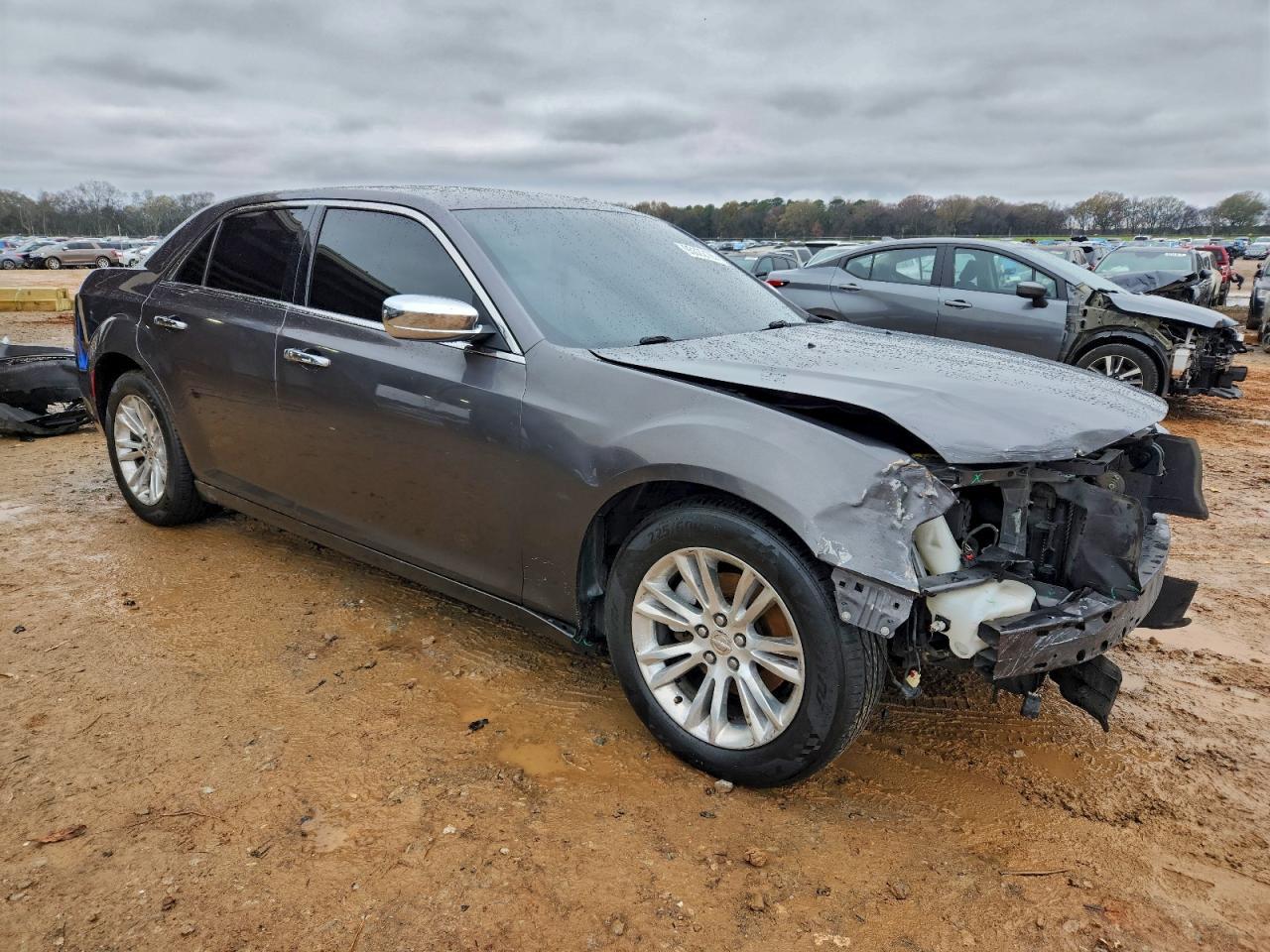 2016 Chrysler 300C - Image 4