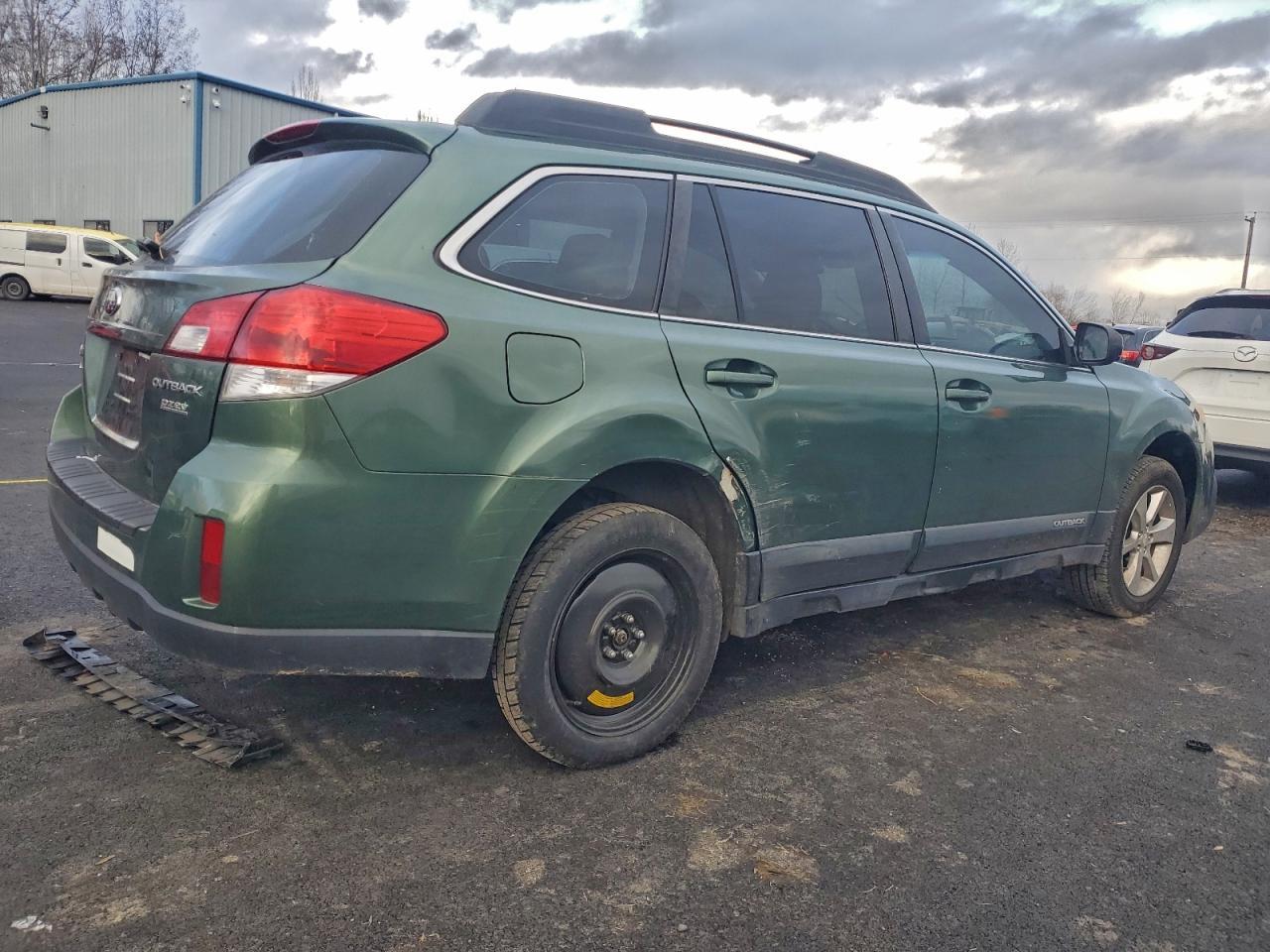 2014 Subaru Outback 2.5I - Image 3