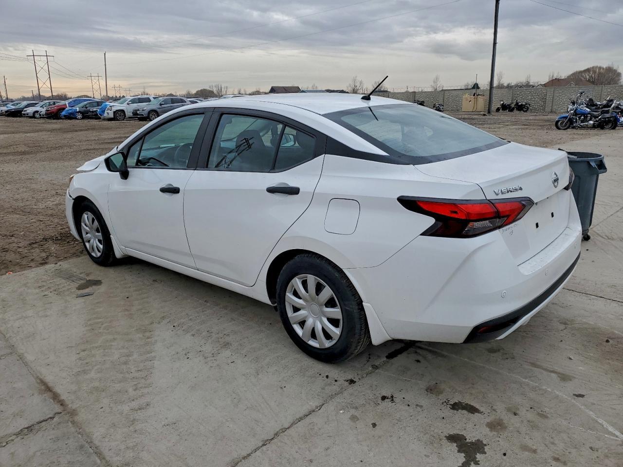 2020 Nissan Versa S - Фото 2