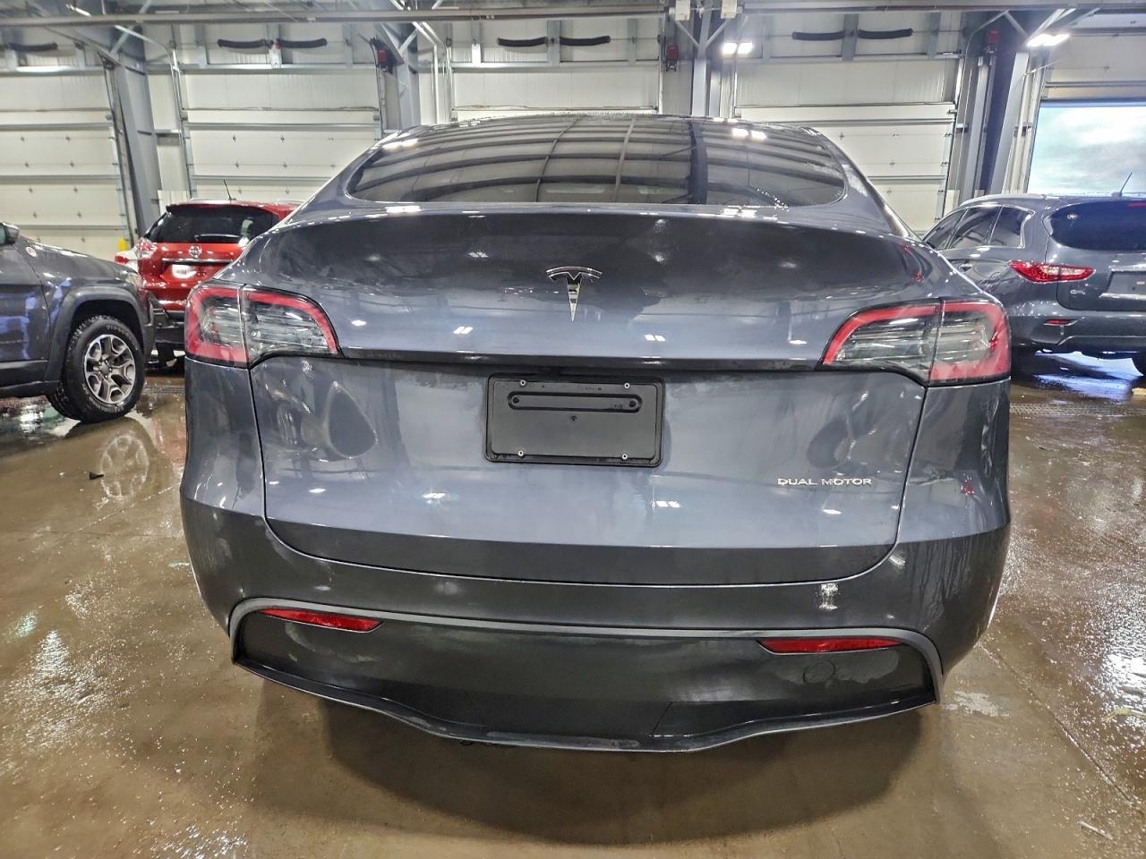 2023 Tesla Model Y - Фото 6